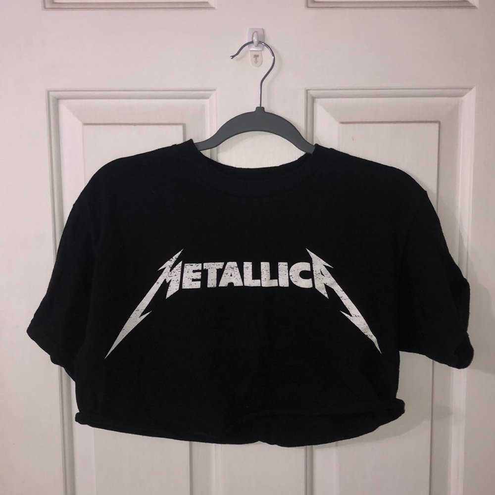 Distressed Cropped Metallica Tee